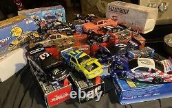 Lot de 14 voitures miniatures vintage Dale Earnhardt Nascar fabriquées par Action 1/24 avec toutes les boîtes