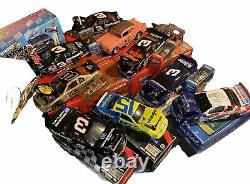 Lot de 14 voitures miniatures vintage Dale Earnhardt Nascar fabriquées par Action 1/24 avec toutes les boîtes