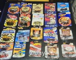 Lot de 32 voitures miniatures NASCAR 1/64 en métal moulé sous pression vintage