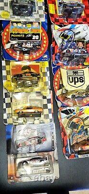 Lot de 32 voitures miniatures NASCAR 1/64 en métal moulé sous pression vintage