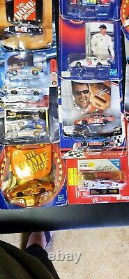 Lot de 32 voitures miniatures NASCAR 1/64 en métal moulé sous pression vintage