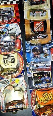 Lot de 32 voitures miniatures NASCAR 1/64 en métal moulé sous pression vintage