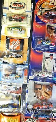 Lot de 32 voitures miniatures NASCAR 1/64 en métal moulé sous pression vintage