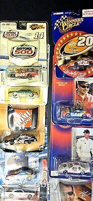 Lot de 32 voitures miniatures NASCAR 1/64 en métal moulé sous pression vintage