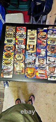 Lot de 32 voitures miniatures NASCAR 1/64 en métal moulé sous pression vintage