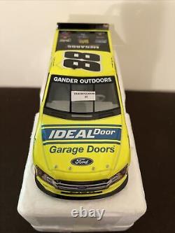 Matt Crafton 2019 88 Menards Ideal Door PROTOTYPE CHAMPIONSHIP YEAR 124 Diecast translated into French is:  
	<br/>	 
 
<br/> 		Matt Crafton 2019 88 Menards Ideal Door PROTOTYPE CHAMPIONSHIP YEAR 124 Diecast.