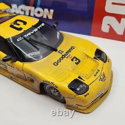 Photo signée de Dale Earnhardt Sr Jr #3 Daytona 1/18 Corvette Version de Course Action