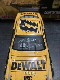 Rare! Lisez tout! Version de course signée par Matt Kenseth Dewalt Daytona 500 Win 2009