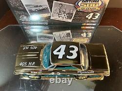 Richard Petty #43 Patterson Motors Daytona 500 Édition Or 1964 Plymouth dédicacée