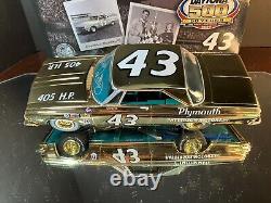 Richard Petty #43 Patterson Motors Daytona 500 Édition Or 1964 Plymouth dédicacée