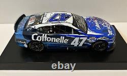 Ricky Stenhouse Jr. a signé la victoire de la Daytona 500 2023 #47 à l'échelle 1:24 en moulage sous pression avec certificat d'authenticité (COA)