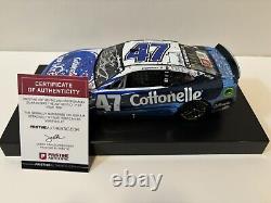 Ricky Stenhouse Jr. a signé la victoire de la Daytona 500 2023 #47 à l'échelle 1:24 en moulage sous pression avec certificat d'authenticité (COA)