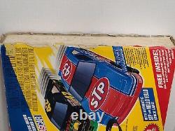 VTG 1993 LIFE-LIKE Racing Legends à Daytona HO Scale SLOT CARS, RICHARD PETTY <br/>
	 
<br/>
 Translation: VTG 1993 LIFE-LIKE Racing Legends à Daytona HO Scale VOITURES À ÉCHELLE SLOT, RICHARD PETTY