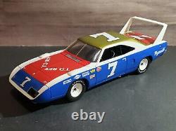 Voiture miniature Ertl Winged Warriors 1970 Plymouth Superbird Ramo Stott à l'échelle 1:18