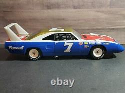 Voiture miniature Ertl Winged Warriors 1970 Plymouth Superbird Ramo Stott à l'échelle 1:18