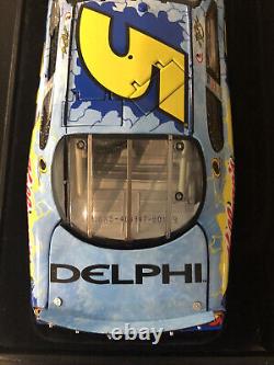 Voiture miniature autographiée à l'échelle 1:24 de Kyle Busch, 1 sur 288, Nascar racing #5 Ice Age